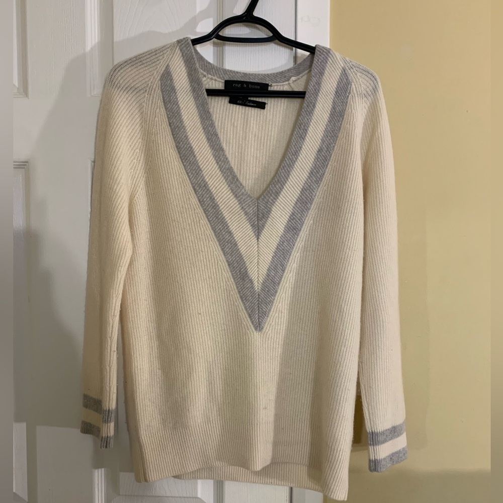 Rag and Bone Cashmere V neck Sweater